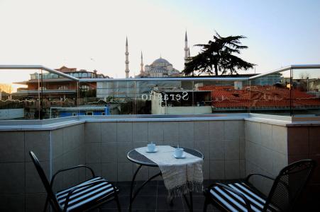 Seraglio & Suites - 11