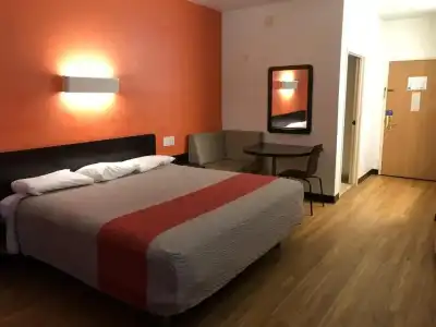 Motel 6 Woodway, TX - 3