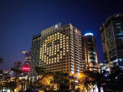 Renaissance Riverside Saigon - 21