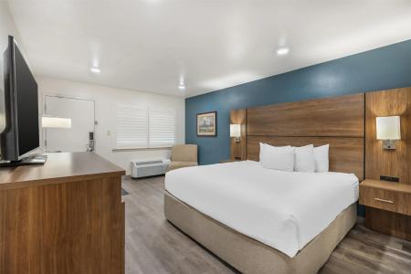 Best Western Plus Clocktower Inn - 36