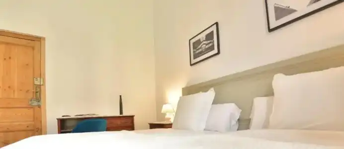 Hostal Girona - 75
