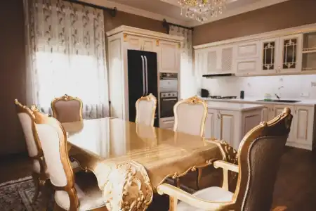 Monday Royal Apart - 212