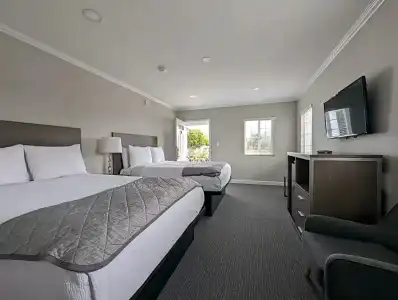 Ocean Park Inn - 21