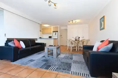 Surf Regency Apartments - 42