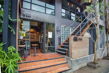 The Arak Bed Bar and Hostel - 25