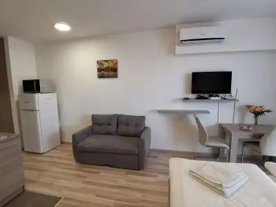 Corvin Holiday Apartment - 14