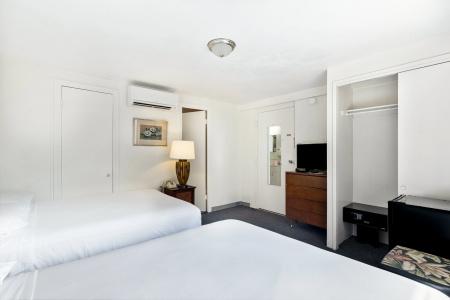 Royal Grove Waikiki - 1