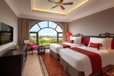 Silk Path Grand Hue - 94