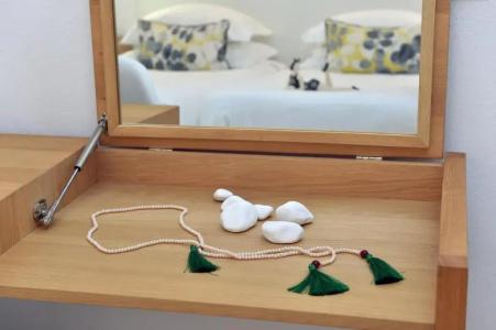 Apollon Boutique - 136