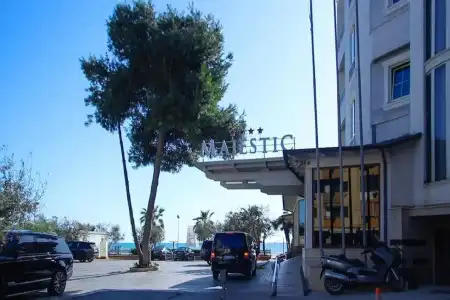 Majestic Apartment - 15