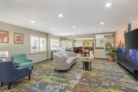 Quality Inn & Suites Plano East - Richardson - 14