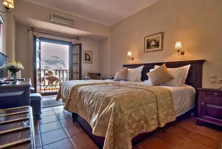 Doupiani House - 84
