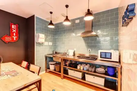 Factory Hostels Barcelona - 21