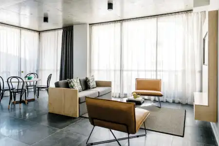 Veriu Broadway - 122