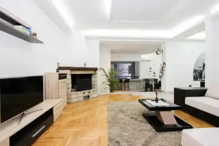 Central Park Residence Guest House - 125