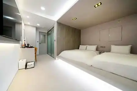 Busan Seomyeon YTT - 60