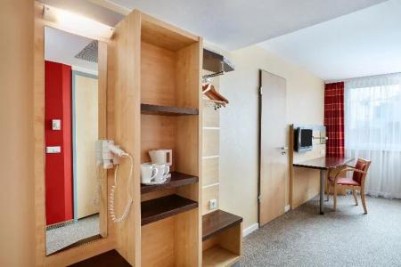 Premier Inn Berlin City Centre - 41
