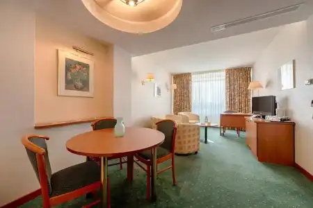 Ramada by Wyndham Bucharest Parc - 48