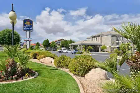 Best Western Plus Abbey Inn - 27