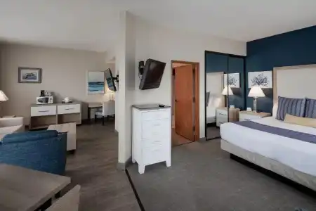 Bay Club & Marina - 86