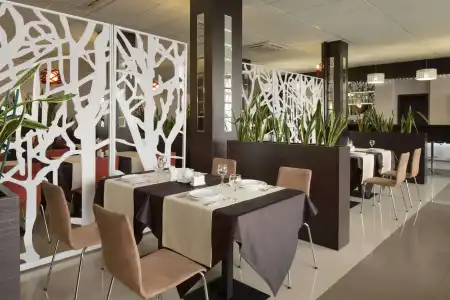 Ramada by Wyndham Lviv - 13