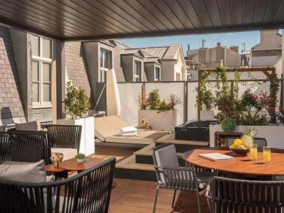 Niepce Paris, Curio Collection by Hilton - 24
