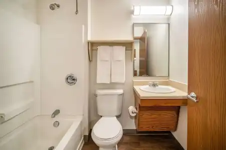 WoodSpring Suites Corpus Christi - 19