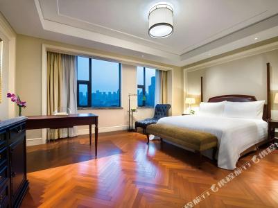 Sunrise on the Bund - 25