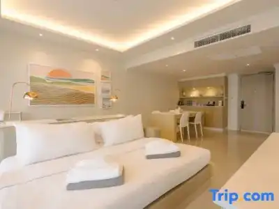 Sailom Hua Hin - 200