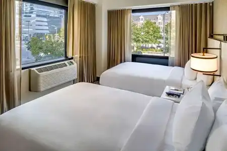 DoubleTree by Hilton & Suites Jersey City - 82