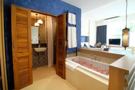 Tapae Gate Villa - 108