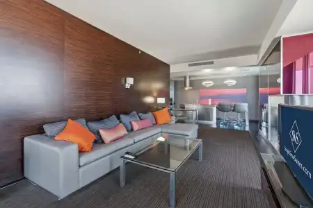 Beautiful Palms Place Suite - 252