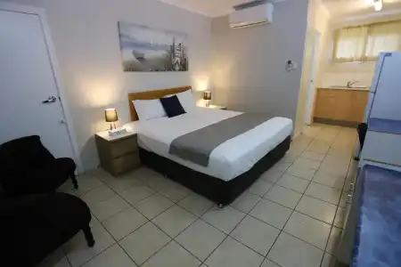 Tropic Coast Motel - 165