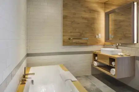 Fusion Suites Saigon - 8