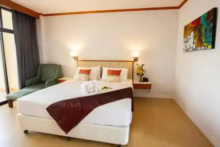 Surin Majestic - 76