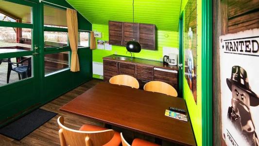 LEGOLAND Wilderness Barrels & Cabins - 17