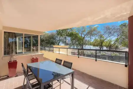 Alexander Beachfront Apartments - 83