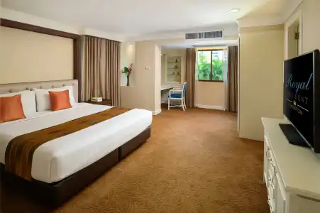Kingston Suites - 9