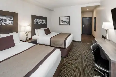 Ramada by Wyndham Revelstoke - 4