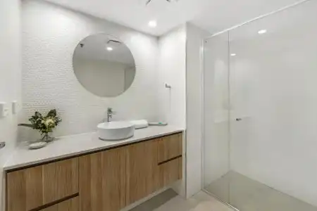 Surfers Century Oceanside Apartments - 200
