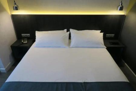 HG City Suites Barcelona - 36