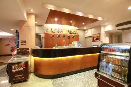 Ten Stars Pratunam - 10