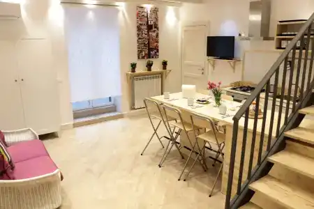 B&B Napoli La scalinata di Chiaia - 10