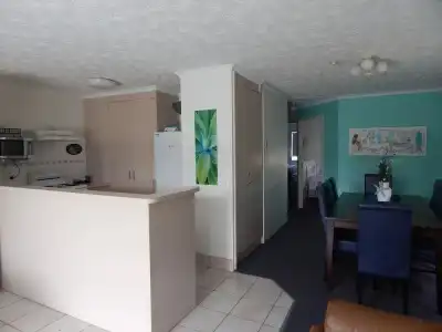 Tranquil Shores Holiday Apartments - 21