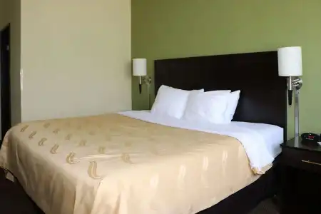 Quality Inn Evansville Eastland Area - 34
