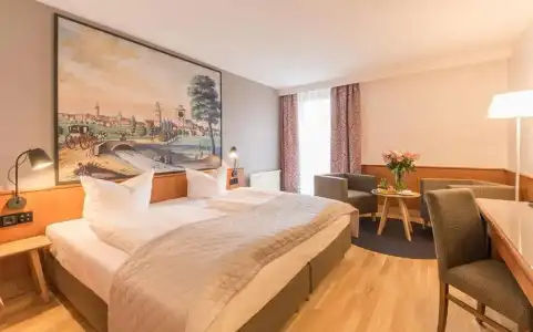 Bayerischer Hof - 66