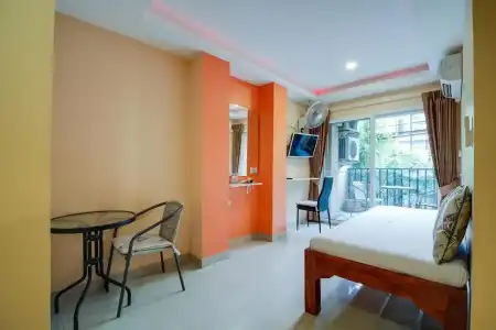 Patumnak Beach Guesthouse - 51