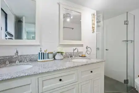 Bella Mare Beachside Apartments - 117