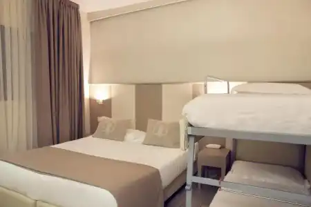 L'Hotel - 39