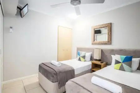 Rolling Surf Resort - 1